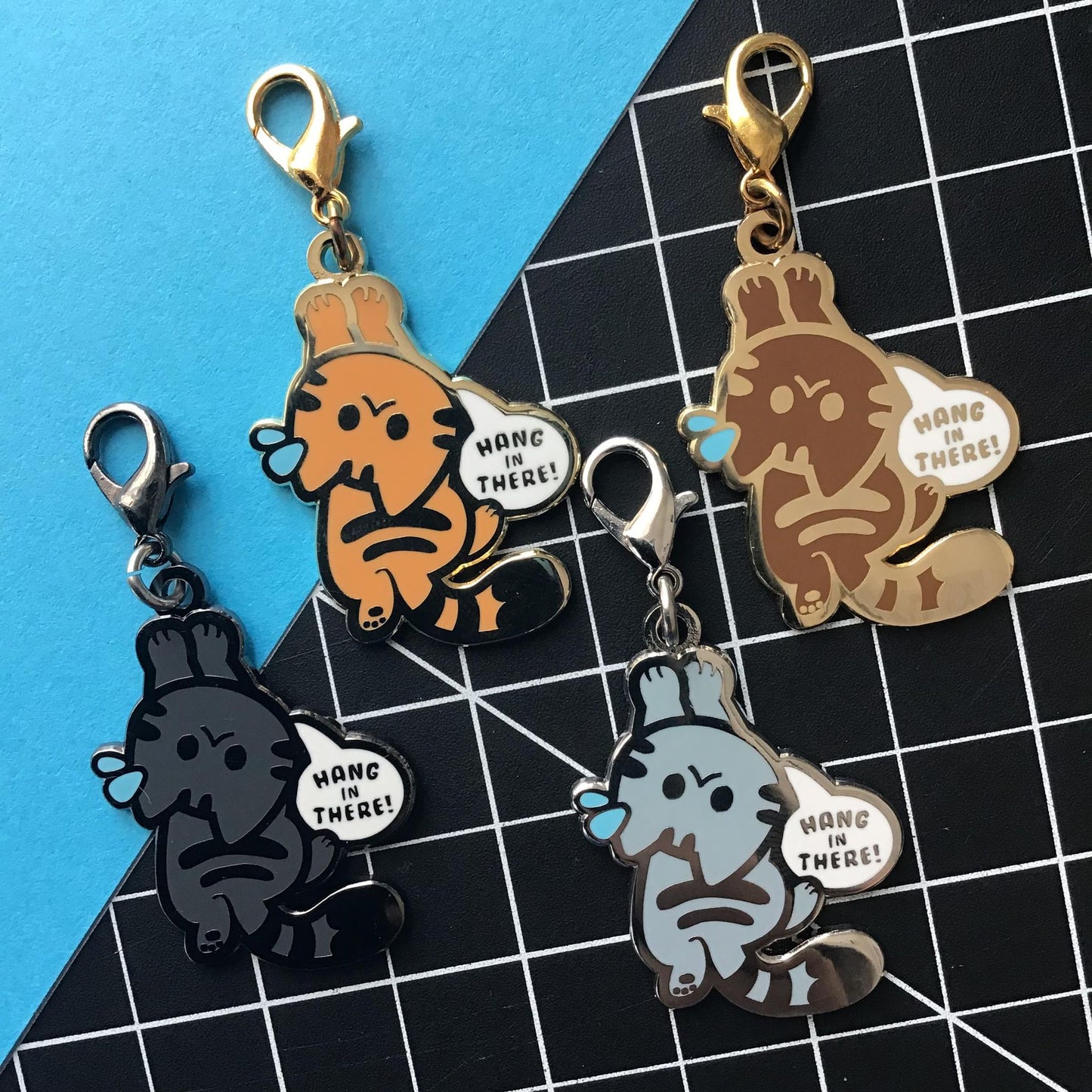 Hang In There Cat Zipper Pull